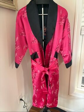 Reversible Hot Pink Kimono Satin Style Robe with Embroidered Dragon